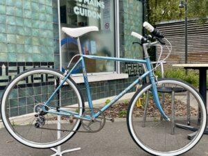 VILLE Peugeot 24″ 9-12ans Vélo en dépot-vente Les Mains Dans Le Guidon