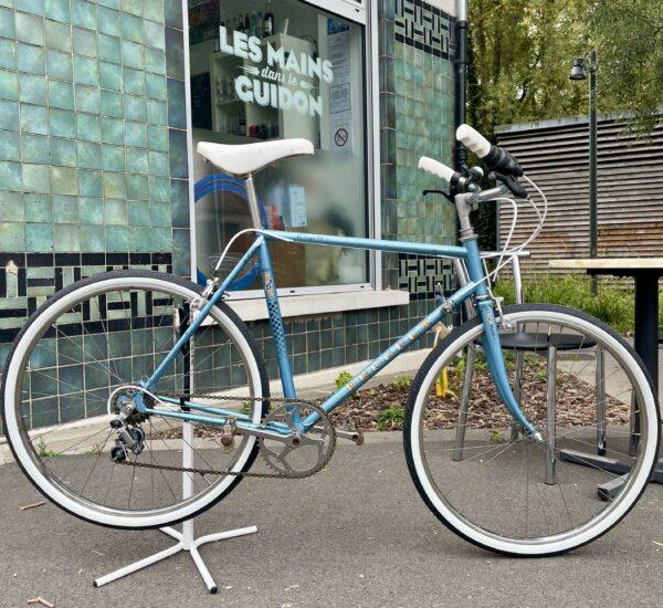 VILLE Peugeot 24″ 9-12ans Vélo en dépot-vente Les Mains Dans Le Guidon