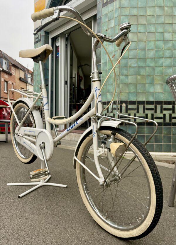 MINI VELO Cinzia Vélo de collection Les Mains Dans Le Guidon