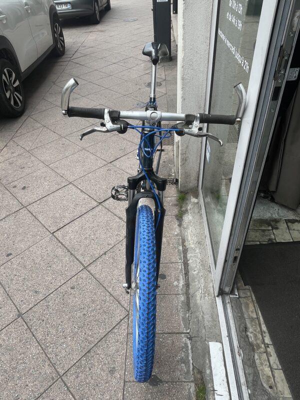 Rockrider 520 Decathlon Vélo azuré Les Mains Dans Le Guidon