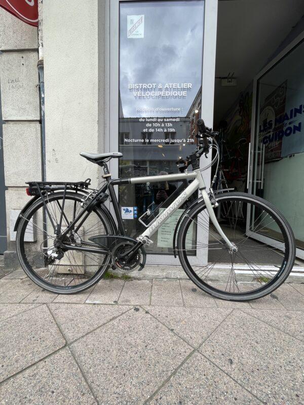 Batavus Allure-Exclusive T56 Vélo en dépot-vente Les Mains Dans Le Guidon