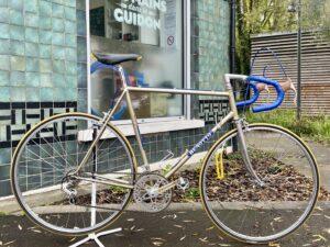 COURSE Benotto taille L Vélo en dépot-vente Les Mains Dans Le Guidon
