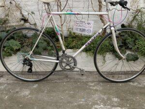 Ville/Rando Peugeot modernisé Vélo occasion Les Mains Dans Le Guidon