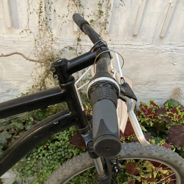 VTT Rockrider Vélo occasion Les Mains Dans Le Guidon