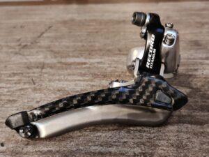 Dérailleur avant Campagnolo Record Titanium (2006)  9/10vitesses – collier 32mm Dérailleur avant Les Mains Dans Le Guidon