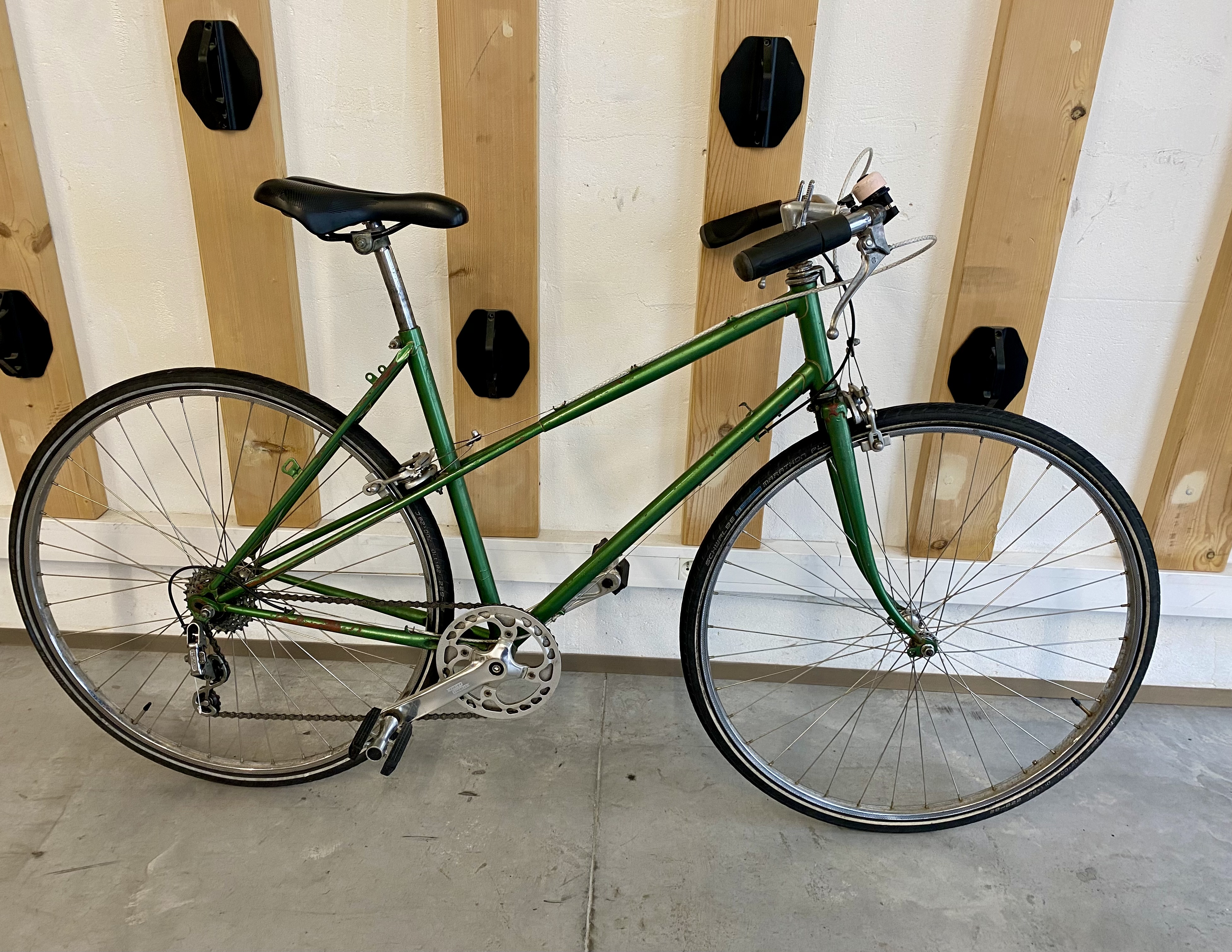 Vélo ville Vélo occasion Les Mains Dans Le Guidon