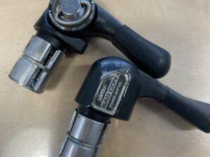 Leviers embouts cintre suntour Bar con Levier de vitesses Les Mains Dans Le Guidon Leviers embouts cintre suntour Bar con Levier de vitesses Les Mains Dans Le Guidon