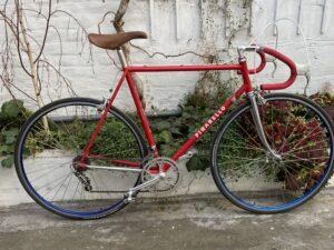 Pinarello Treviso Vélo de collection Les Mains Dans Le Guidon