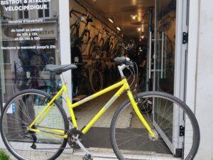 VTC Decathlon Riverside 3.1 jaune taille S Vélo occasion Les Mains Dans Le Guidon