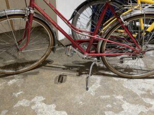 Ville Motobécane 3V Vélo occasion Les Mains Dans Le Guidon