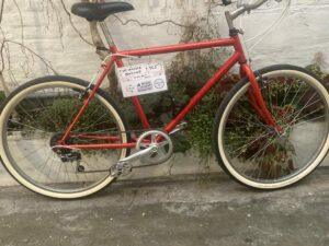 VTT Cruiser Diamant Vélo occasion Les Mains Dans Le Guidon VTT Cruiser Diamant Vélo occasion Les Mains Dans Le Guidon