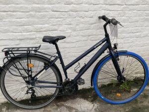 Ville-Chemin Hoprider 100 Vélo azuré Les Mains Dans Le Guidon