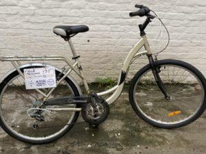 Ville Techland 26″ Vélo occasion Les Mains Dans Le Guidon