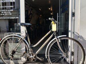 Vélo ville Peugeot “FirstRoc” Vélo en dépot-vente Les Mains Dans Le Guidon