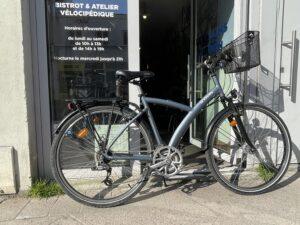 B’Twin VTC Vélo en dépot-vente Les Mains Dans Le Guidon