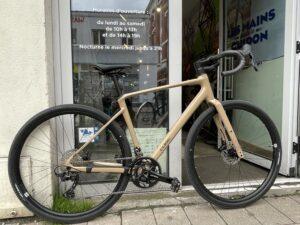 CUBE NuRoad Taille M Gravel Vélo occasion Les Mains Dans Le Guidon CUBE NuRoad Taille M Gravel Vélo occasion Les Mains Dans Le Guidon