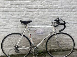 Ville-Route Peugeot PY10 selle Idéale Vélo en dépot-vente Les Mains Dans Le Guidon