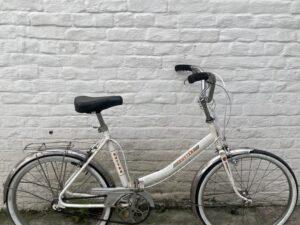 Ville-Compact Sutter 550A Vélo occasion Les Mains Dans Le Guidon