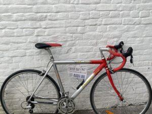 Route-Ville Shimano Sora Vélo en dépot-vente Les Mains Dans Le Guidon