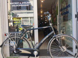 Vélo Hollandais Batavus Live Vélo en dépot-vente Les Mains Dans Le Guidon