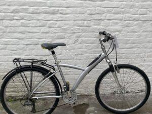 Ville-Chemin B’Twin Original 5 Vélo occasion Les Mains Dans Le Guidon