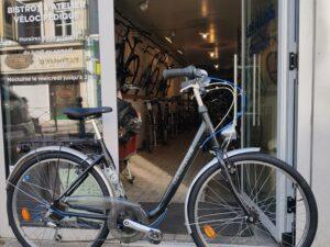 Vélo ville Gitane avec dynamo moyeux Vélo occasion Les Mains Dans Le Guidon
