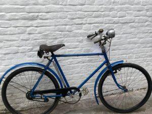 Porteur-Collection Manufrance Hirondelle Vélo en dépot-vente Les Mains Dans Le Guidon