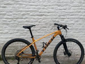 VTT Trek XCaliber 7 Vélo en dépot-vente Les Mains Dans Le Guidon
