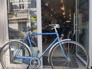 Vélo ville Motobécane à rétropédalage Vélo occasion Les Mains Dans Le Guidon