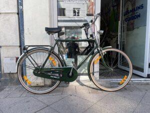 Vélo Hollandais Sparta Vélo en dépot-vente Les Mains Dans Le Guidon