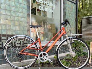 VILLE Giant taille M Vélo en dépot-vente Les Mains Dans Le Guidon