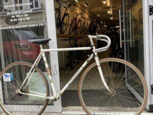 Cadre course Peugeot PA10 de 1971 Cadre Vélo Les Mains Dans Le Guidon