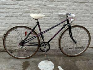 Ville-Route Peugeot Touring Vélo en dépot-vente Les Mains Dans Le Guidon